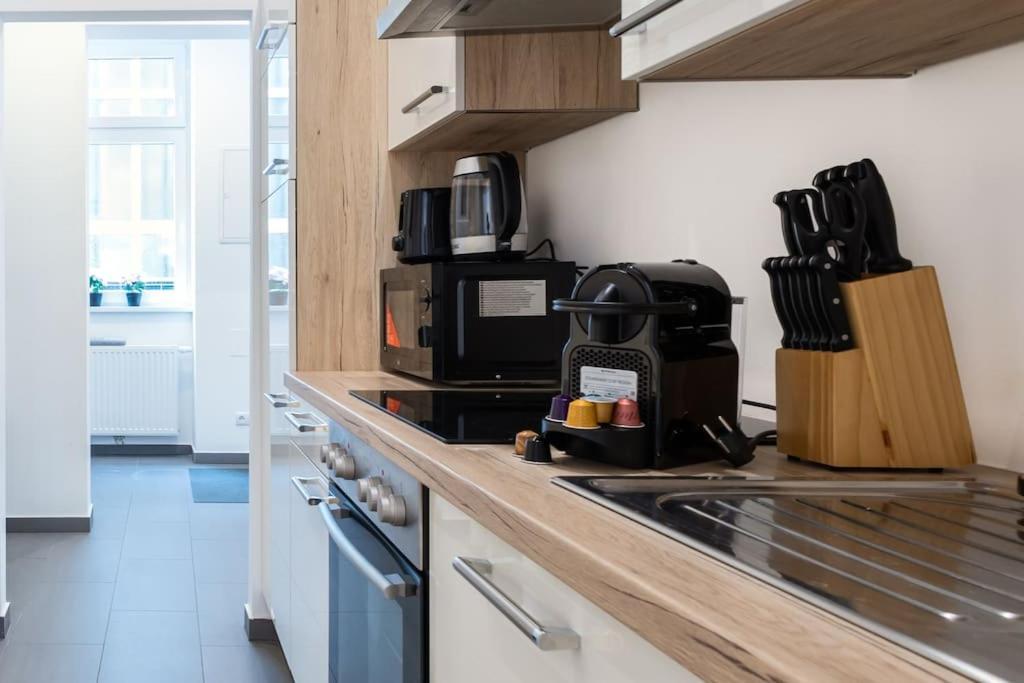 Orestaliving - Spacious 2Br On The Danube Canal Вена Экстерьер фото