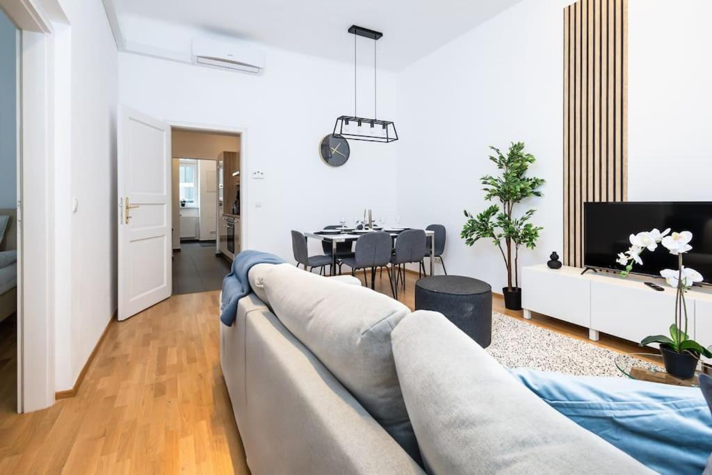 Orestaliving - Spacious 2Br On The Danube Canal Вена Экстерьер фото